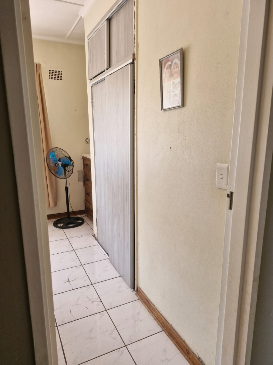 To Let 3 Bedroom Property for Rent in Flamwood North West